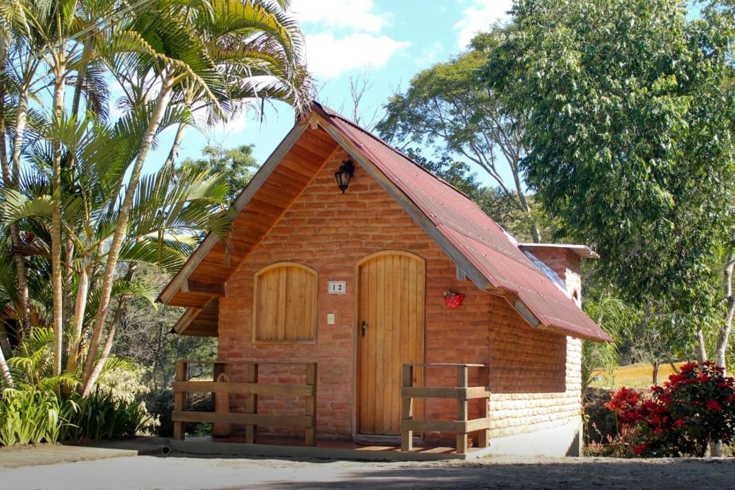 Pousada Lago Das Pedras ジュイス・デ・フォーラ エクステリア 写真